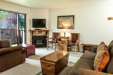 استراحتگاه Powderwood Pines 9q