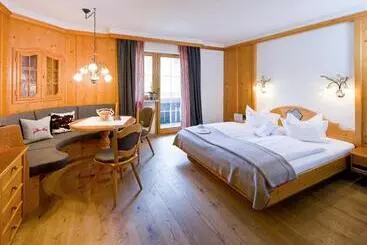 בית מלון כפרי Haller S Geniesser