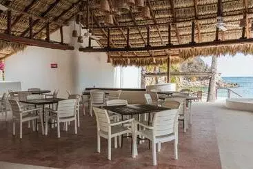 هتل Camino Real Zaashila Huatulco