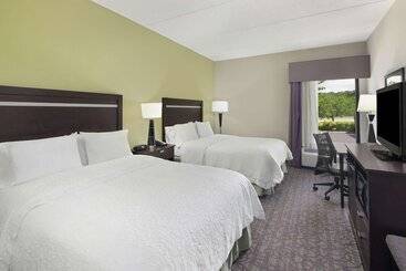 هتل Hampton Inn Atlantatown Center/kennesaw