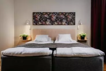 Hotel L Bjorken