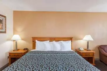 هتل Days Inn By Wyndham Yuma