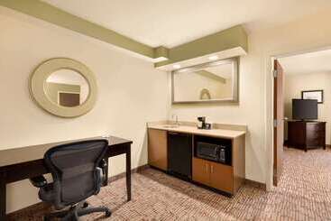 فندق Baymont By Wyndham Augusta West