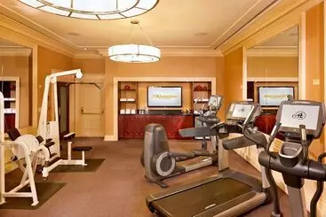 The Algonquin Hotel Times Square, Autograph Collection