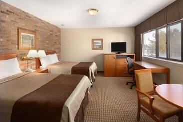 فندق Travelodge By Wyndham Thunder Bay On