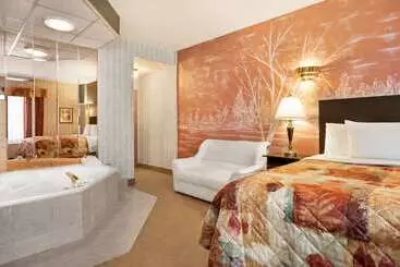 酒店 Days Inn By Wyndham Ste. Helene De Bagot