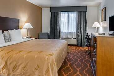 호텔 Quality Inn & Suites Vancouver North