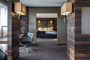 Best Western Premier Hotel Beaulac