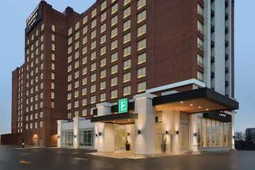 Hotel Embassy Suites By Hilton Toronto Airport