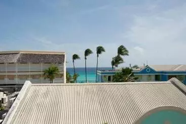 آپارتمان Meridian Inn