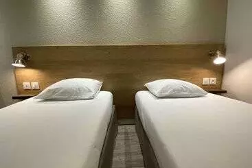 בית מלון כפרי Kyriad Fontenay Tresigny