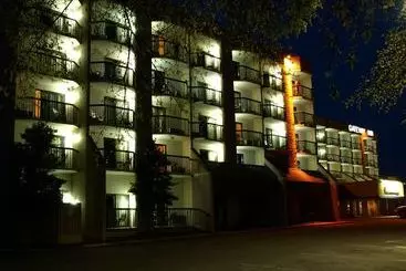 هتل Gateway Inn & Suites