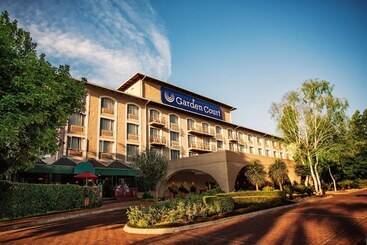 Hotel Garden Court Or Tambo International Airport