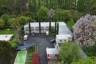 Riverbank Park Motel