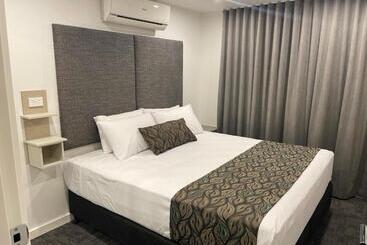 Southport Motel & Apartments