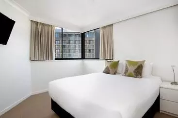 Hotel Breakfree Cosmopolitan