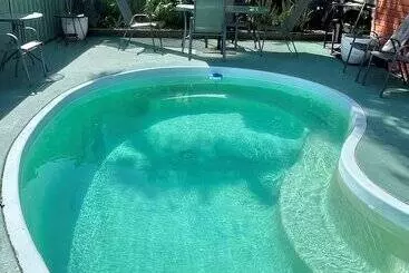 Отель Country Roads Motor Inn