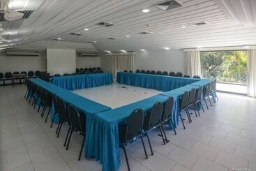 Отель Barracuda Eco Resort Buzios