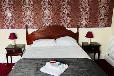 Crown Hotel Brackley