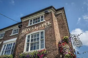 The Royal Oak Hotel, Welshpool, Mid Wales