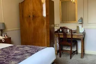 Saracens Head Hotel By Greene King Inns