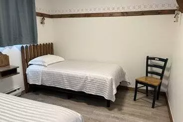 Empire Motel
