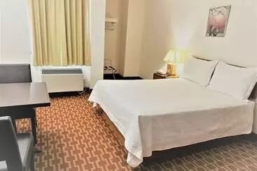 בית מלון כפרי Diplomat Inn