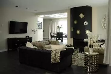 Szálloda Rosellen Suites At Stanley Park