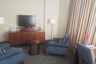 فندق Travelodge By Wyndham Whitecourt Conference Centre & Suites