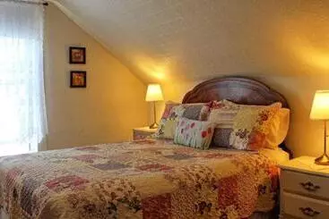 Hotelli Willow House Inn B&b