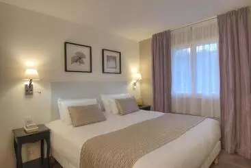 Отель La Bastide De L'oliveraie