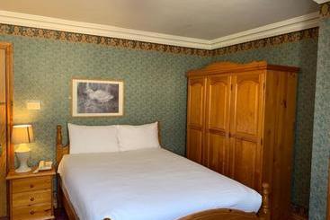 هتل Imperial  Lodge