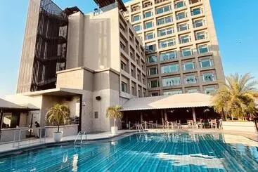 Отель The Landmark Towers