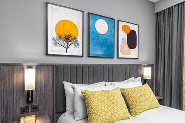 Plaza Hotel Tallaght