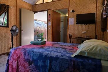 تختخواب و صبحانه Inaiti Lodge