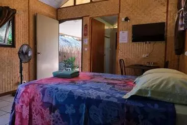 تختخواب و صبحانه Inaiti Lodge