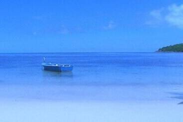 هتل Bay View Villa