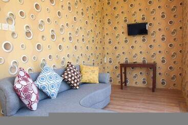 بنسيون Reddoorz Near Terminal A Adisucipto Airport