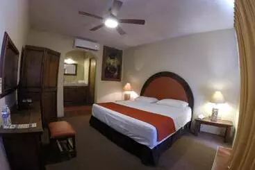 Club Cantamar Beach Hotel & Marina