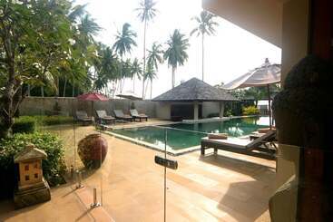 شقق خاصة سياحية Samara Luxury Beachfront Villa