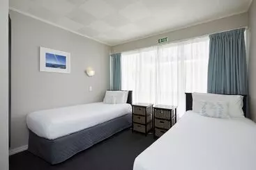 Asure Harbour View Motel And Water Front Apartments