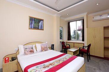 هتل Lisa Guest House