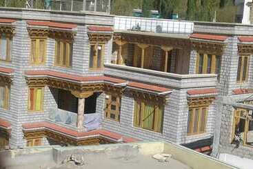 Hotel Nezer Homestay