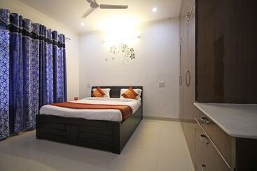 فندق Oyo 7526 Rising Star Sec 45
