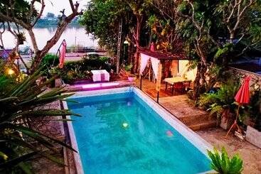 Pensión Sofa Gallery