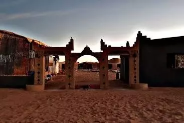 ペンション Kasbah Les Alizes Du Desert
