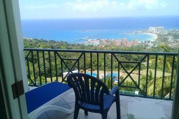 ویلا Pink Rock Inn Bed And Breakfast