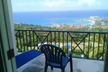 ビラホテル Pink Rock Inn Bed And Breakfast