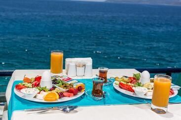 Sardunya Otel Arka Bi̇na