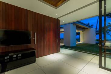 شقق خاصة سياحية Fashionable Villa Malabar Beachfront 5 Bedrooms Plus 2 Kid S Bedrooms